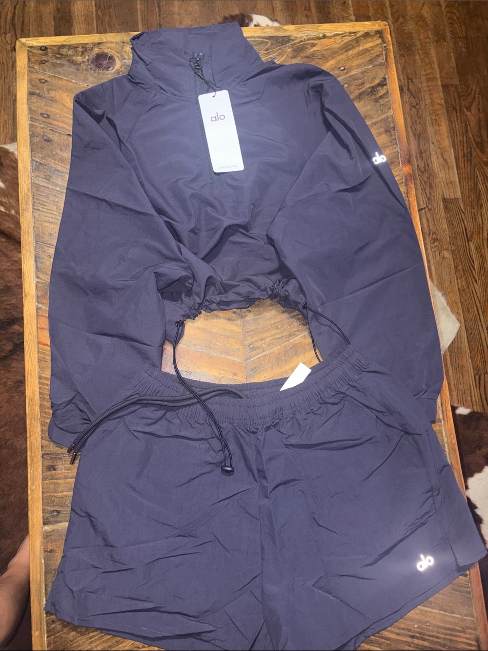 ALO Yoga Women's Navy Athletic Shorts - Drawstring Waist Running Shorts